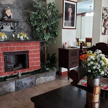 El Cardenal Hotel 洛哈 外观 照片