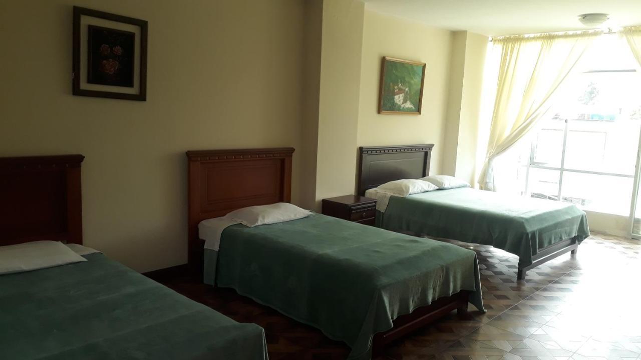 El Cardenal Hotel 洛哈 外观 照片